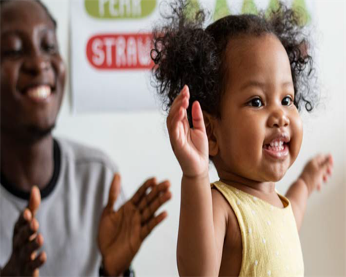 一月狗乱明霞，二月狗睡眼开，三月狗内敛藏，几月出生的小狗好命