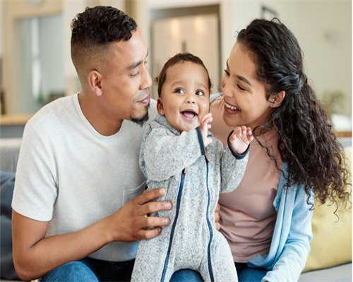 幼儿园抽签要带全班榴莲，妈妈果断拒绝，却被带草莓的家长内涵